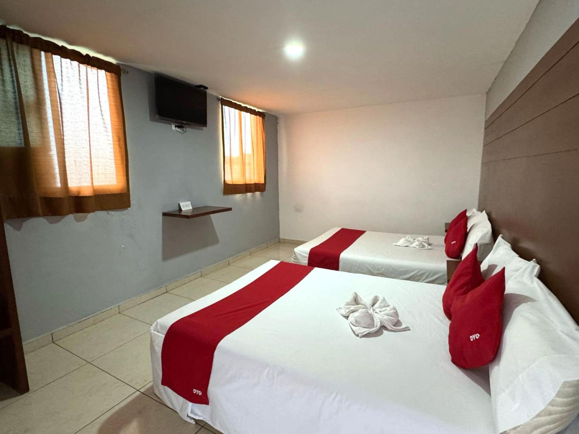 Oyo Hotel Familiar Tollan Чолула Екстер'єр фото