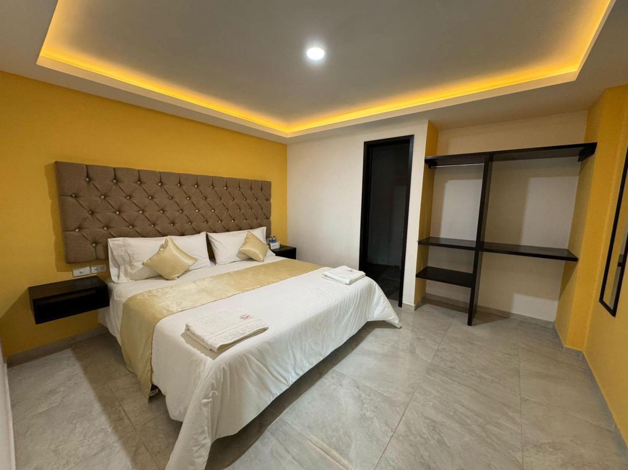 Oyo Hotel Familiar Tollan Чолула Екстер'єр фото