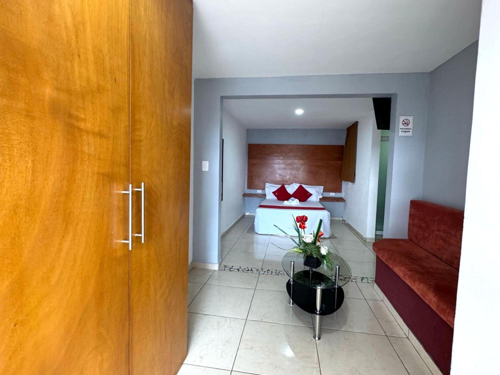 Oyo Hotel Familiar Tollan Чолула Екстер'єр фото