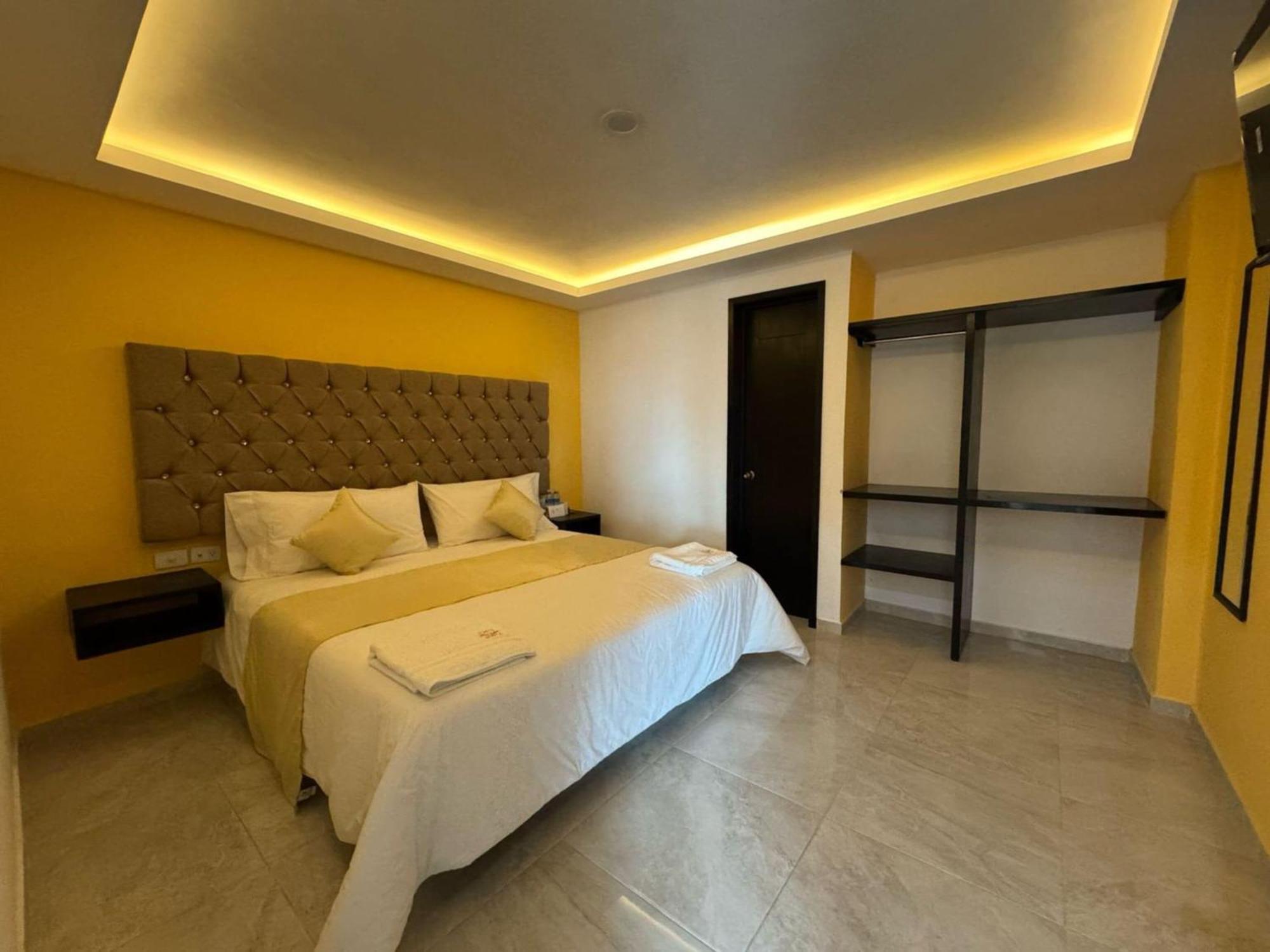 Oyo Hotel Familiar Tollan Чолула Екстер'єр фото