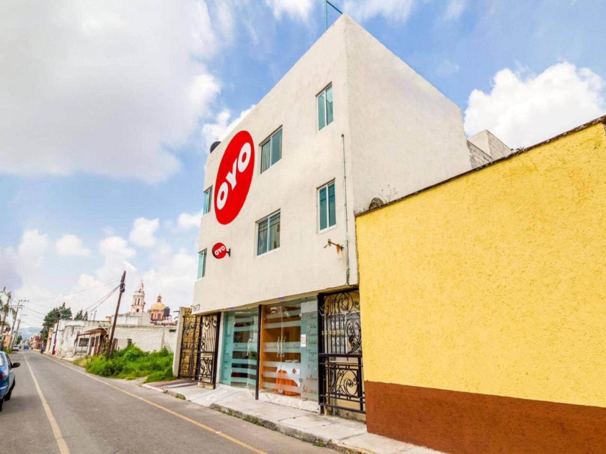 Oyo Hotel Familiar Tollan Чолула Екстер'єр фото